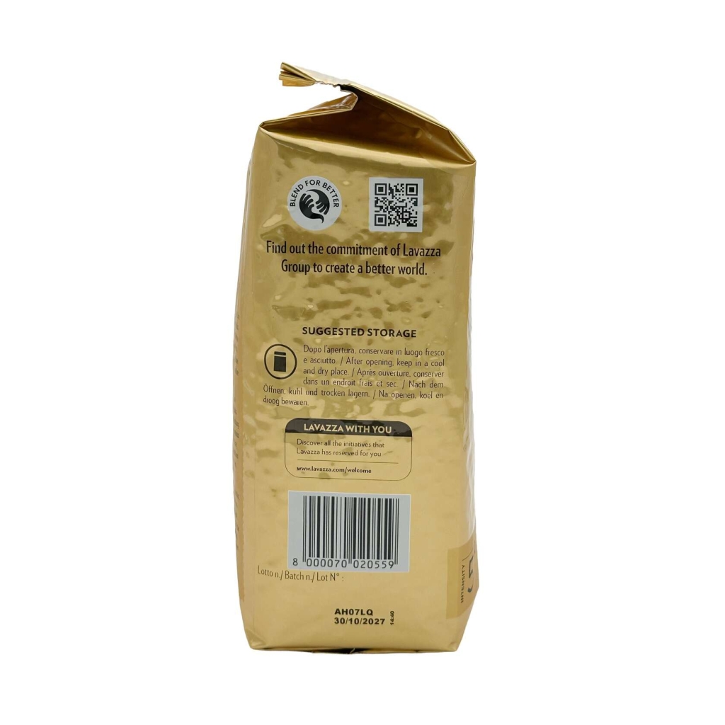 Zijaanzicht links van een zak Lavazza Qualità Oro Koffiebonen van 1 kilo