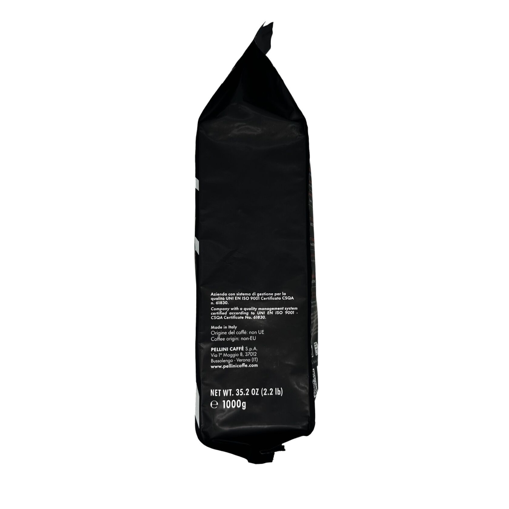 Zijaanzicht van een kilo koffiebonen van het merk Pellini Espresso Bar No 82 Vivace