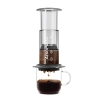 Una caffettiera del marchio AeroPress